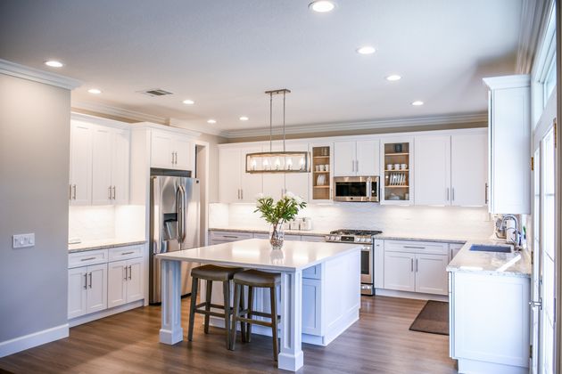 Remodeling your kitchen can range from small upgrades like new appliances and cabinets to bigger renovations like quartz countertops and open-plan layouts, improving functionality, and providing a luxurious feel.