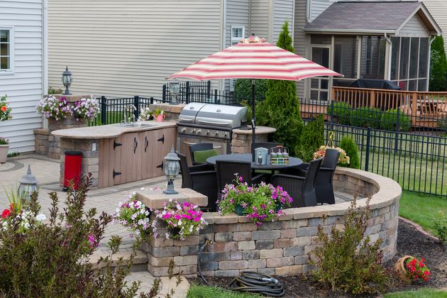 Outdoor kitchens in New Jersey offer a cozy place to relax and sizzle up delicious meals in the fresh air!